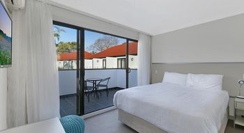 Terrigal Pacific Coastal Retreat - Holiday Adelaide 13