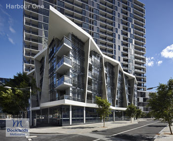 Grand Mercure Apartments Docklands - Holiday Adelaide 2
