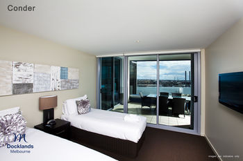 Grand Mercure Apartments Docklands - Holiday Adelaide 5