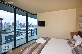 Grand Mercure Apartments Docklands - Holiday Adelaide 9