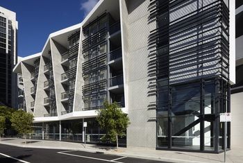 Grand Mercure Apartments Docklands - Holiday Adelaide 32