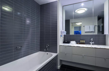 Grand Mercure Apartments Docklands - Holiday Adelaide 44