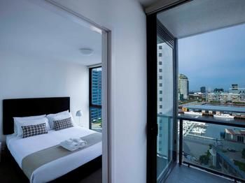 Grand Mercure Apartments Docklands - Holiday Adelaide 50