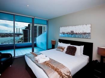 Grand Mercure Apartments Docklands - Holiday Adelaide 62