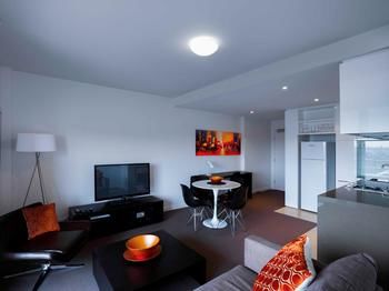 Grand Mercure Apartments Docklands - Holiday Adelaide 69
