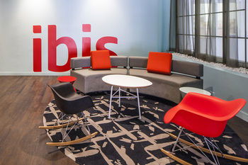 Ibis Melbourne Hotel And Apartments - Holiday Adelaide 3