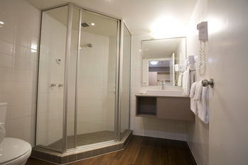 Ibis Melbourne Hotel And Apartments - Holiday Adelaide 12