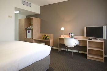 Ibis Melbourne Hotel And Apartments - Holiday Adelaide 16
