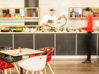 Ibis Melbourne Hotel And Apartments - Holiday Adelaide 60