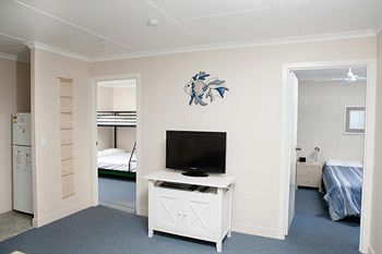 Maroochy River Resort & Bungalows - Holiday Adelaide 1