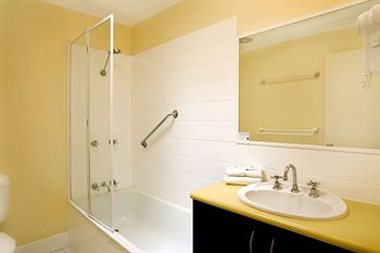 Beach Breakers Resort - Holiday Adelaide 0