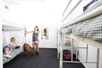 Sydney Railway Square YHA - Hostel - Holiday Adelaide 4