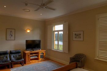 Tizzana Winery Bed & Breakfast - Holiday Adelaide 5