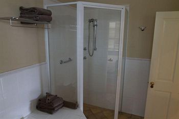 Tizzana Winery Bed & Breakfast - Holiday Adelaide 9