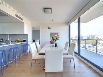 Zara Tower - Luxury Suites And Apartments - Holiday Adelaide 3