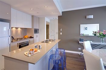 Zara Tower - Luxury Suites And Apartments - Holiday Adelaide 24