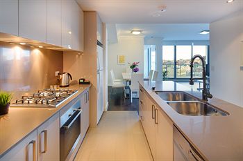 Zara Tower - Luxury Suites And Apartments - Holiday Adelaide 28