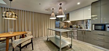 Zara Tower - Luxury Suites And Apartments - Holiday Adelaide 32