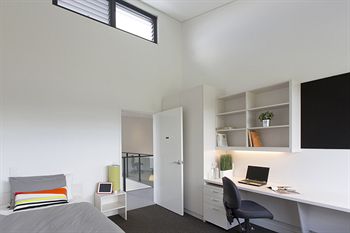 Western Sydney University Village Hawkesbury - Holiday Adelaide 0