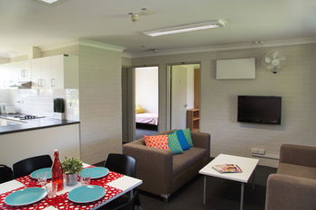 Western Sydney University Village Hawkesbury - Holiday Adelaide 7