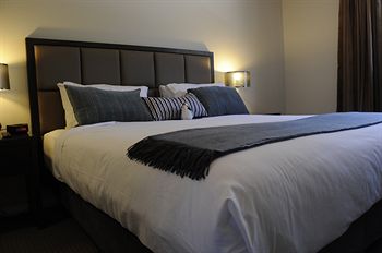 Riverside Oaks Golf Resort - Holiday Adelaide 3