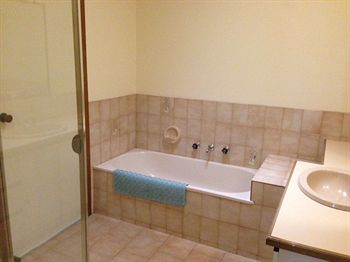 Australian Home Away @ Doncaster Elgar - Holiday Adelaide 0