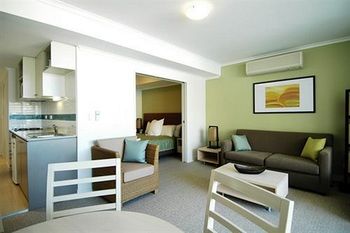 Ettalong Beach Apartments - Holiday Adelaide 6