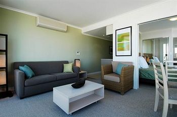 Ettalong Beach Apartments - Holiday Adelaide 10