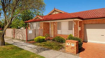 Waverley Corporate Townhouses - Holiday Adelaide 1