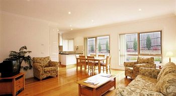 Waverley Corporate Townhouses - Holiday Adelaide 5