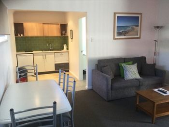 Harbourview Serviced Apartments - Holiday Adelaide 14