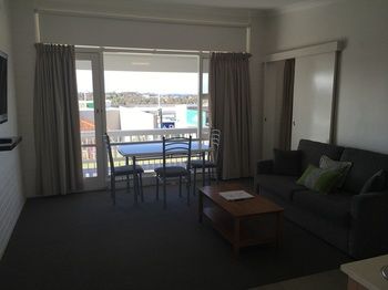 Harbourview Serviced Apartments - Holiday Adelaide 40