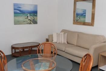 Chez Noosa Resort Motel - Holiday Adelaide 1