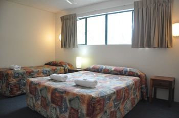 Chez Noosa Resort Motel - Holiday Adelaide 8