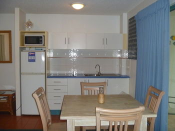 Chez Noosa Resort Motel - Holiday Adelaide 16
