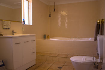 Shearing Shed Motor Inn - Holiday Adelaide 12