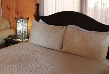 Peppertree Cottage - Holiday Adelaide 13