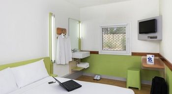 Ibis Budget Newcastle - Holiday Adelaide 2