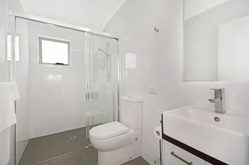 Cooroy Luxury Motel Apartments Noosa - Holiday Adelaide 2