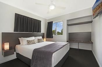 Cooroy Luxury Motel Apartments Noosa - Holiday Adelaide 17