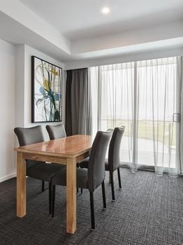 Best Western Plus Lake Kawana Hotel - Holiday Adelaide 15