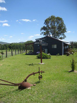The Wattle Lodge - Holiday Adelaide 2