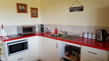 The Wattle Lodge - Holiday Adelaide 38