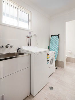 Wallsend Executive Apartments - Holiday Adelaide 20