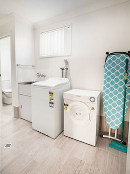 Wallsend Executive Apartments - Holiday Adelaide 22
