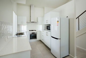 Wallsend Executive Apartments - Holiday Adelaide 28