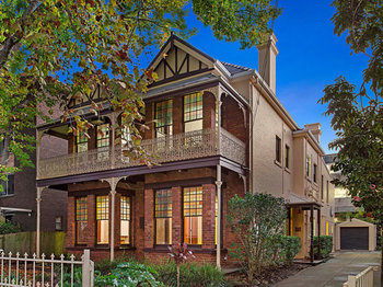Dalziel Lodge - Holiday Adelaide 1