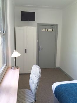 Dalziel Lodge - Holiday Adelaide 9