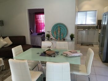 Sydney Executive Garden Villa - Holiday Adelaide 7