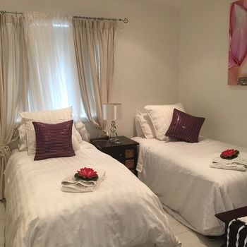Sydney Executive Garden Villa - Holiday Adelaide 23